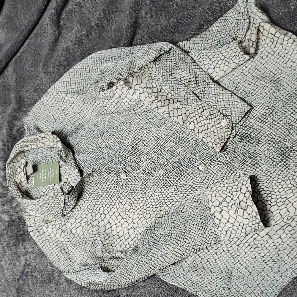 H&M button up shirt